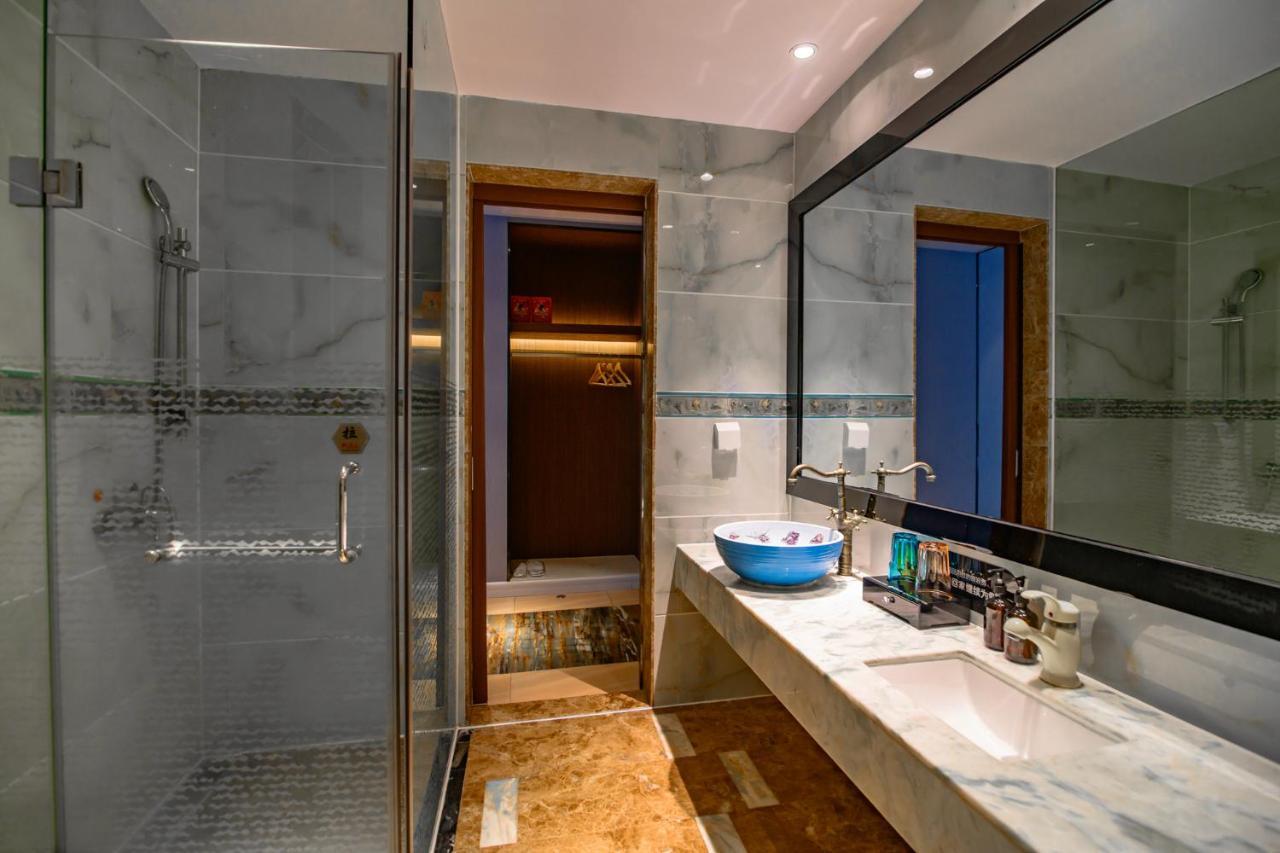 Ramada Encore By Wyndham Guangzhou Panyu Bagian luar foto