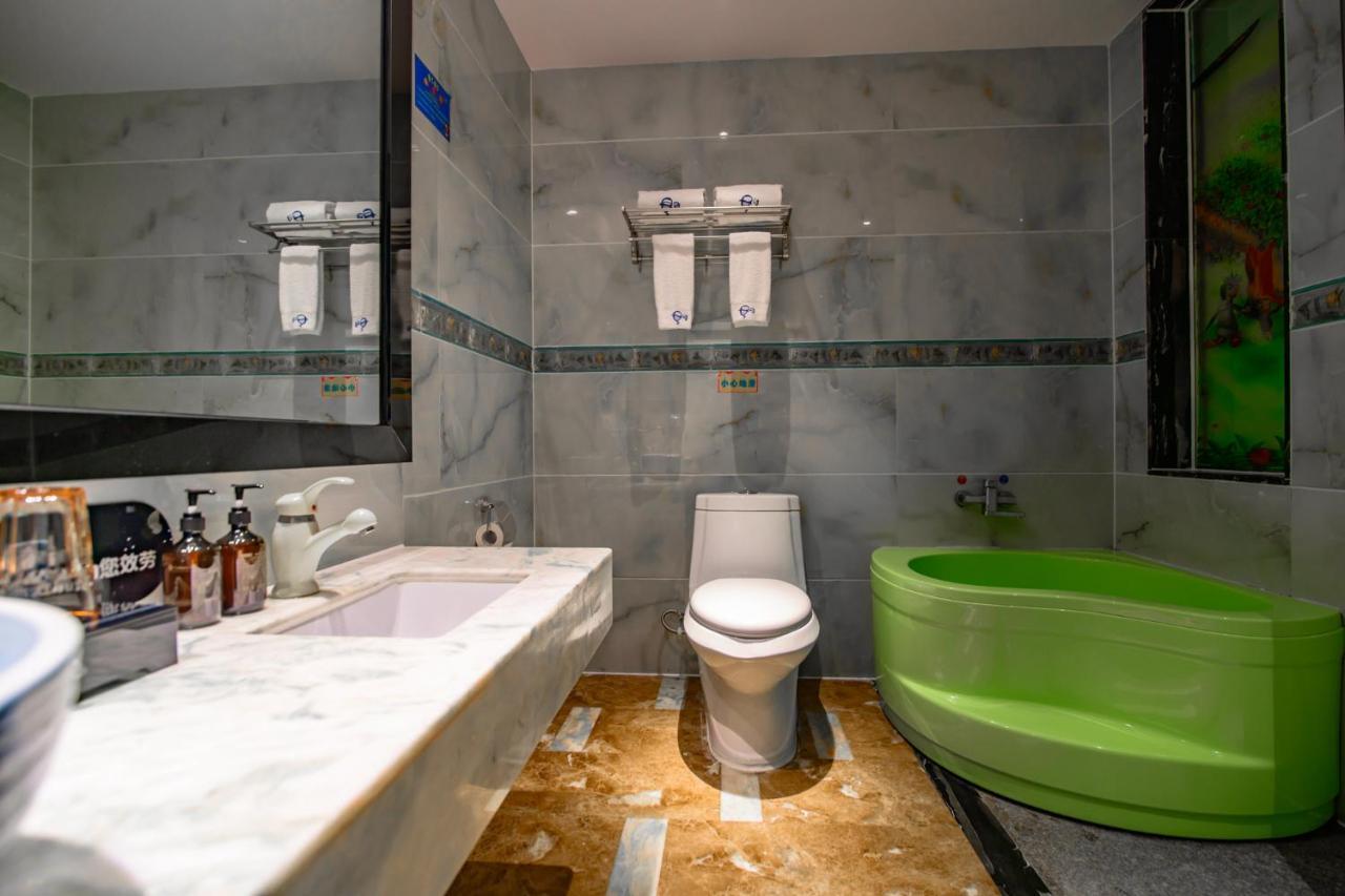 Ramada Encore By Wyndham Guangzhou Panyu Bagian luar foto